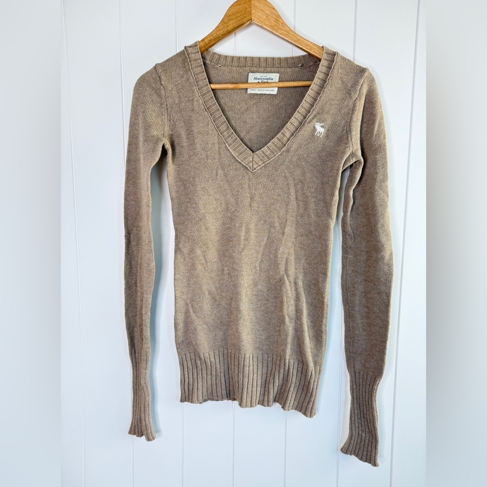 Abercrombie & Fitch Y2K Vintage‎ Cotton Women's V-Neck Sweater in Taupe
